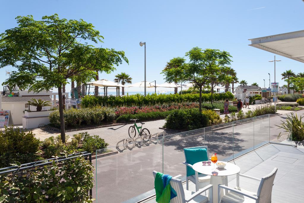 Hotel Commodore Riccione Eksteriør billede