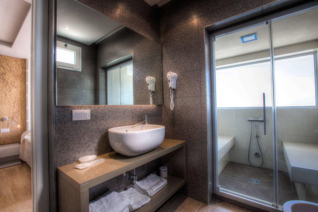 Hotel Commodore Riccione Eksteriør billede