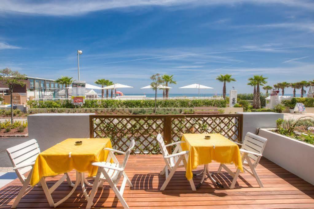 Hotel Commodore Riccione Eksteriør billede